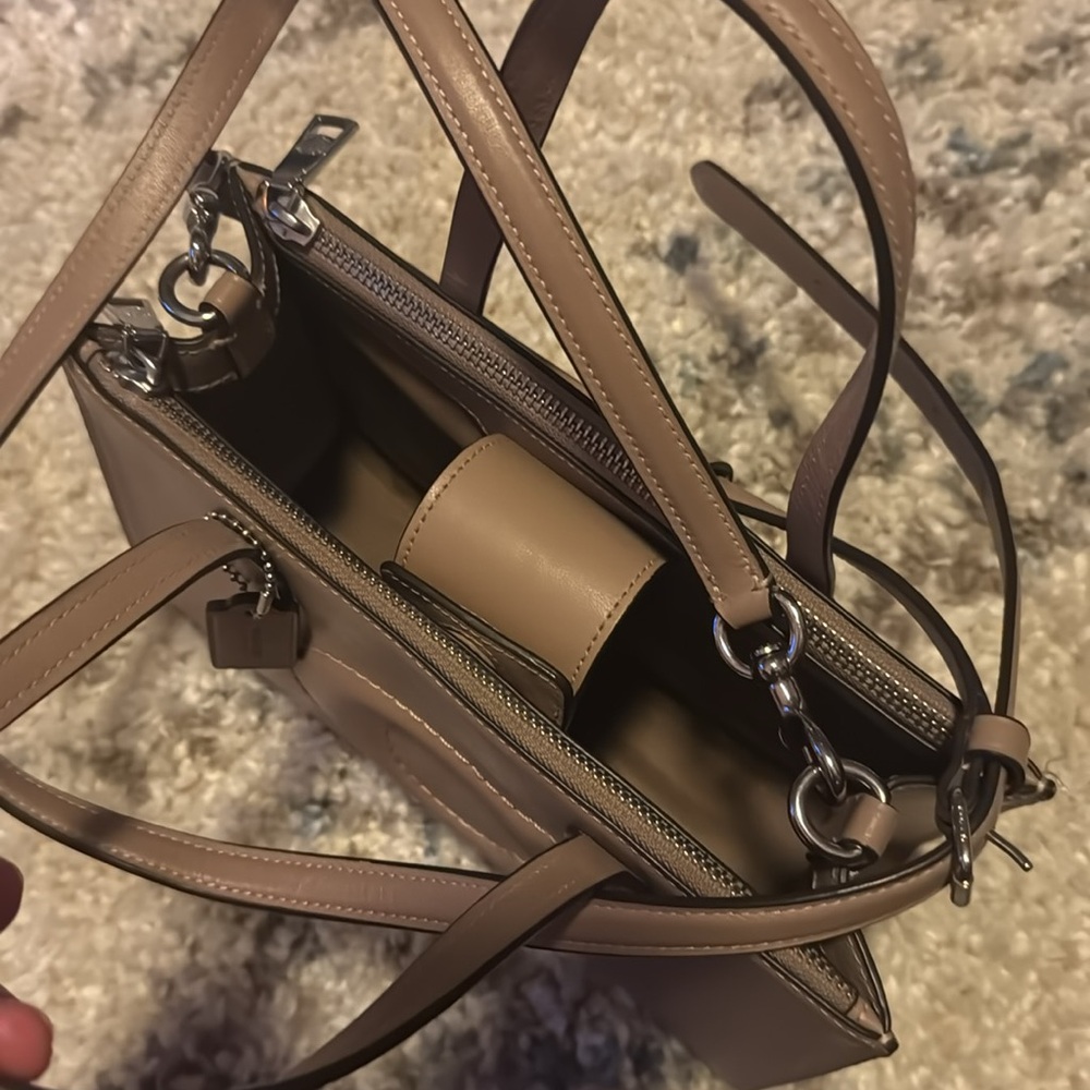 Coach Nina Small Leather purse - Picture 4 of 4